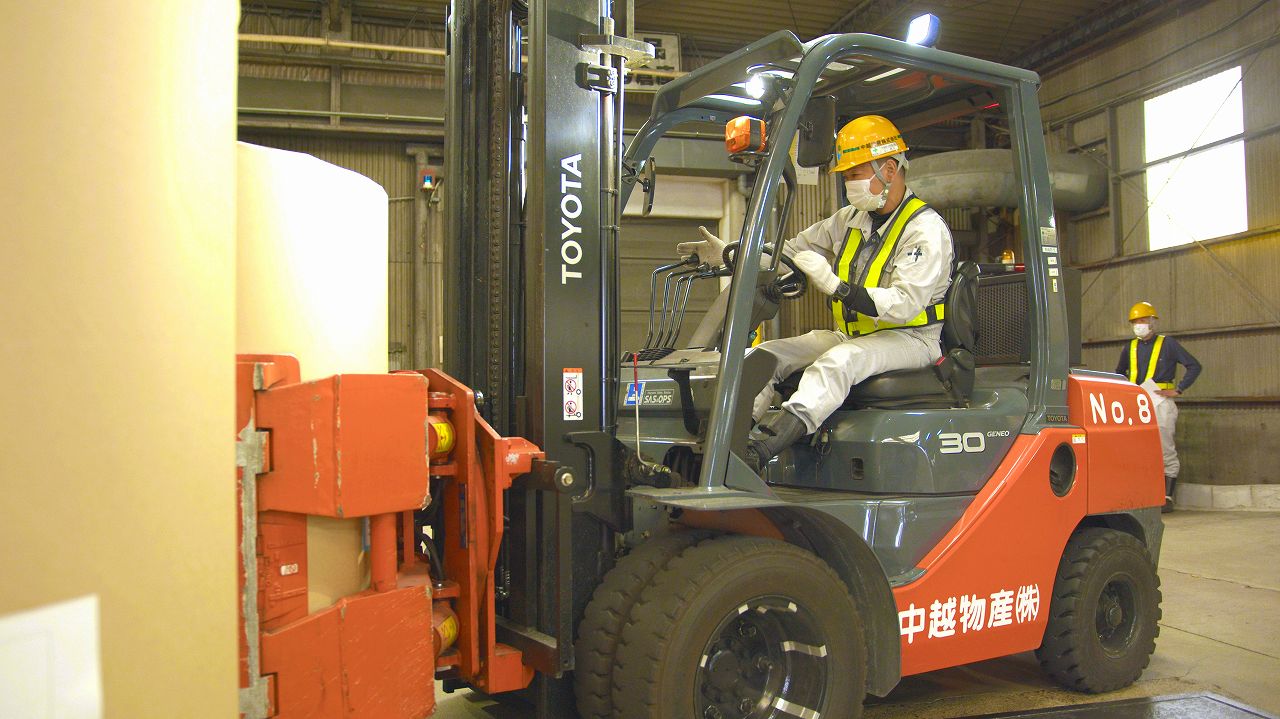 紙製品の運搬及び積込